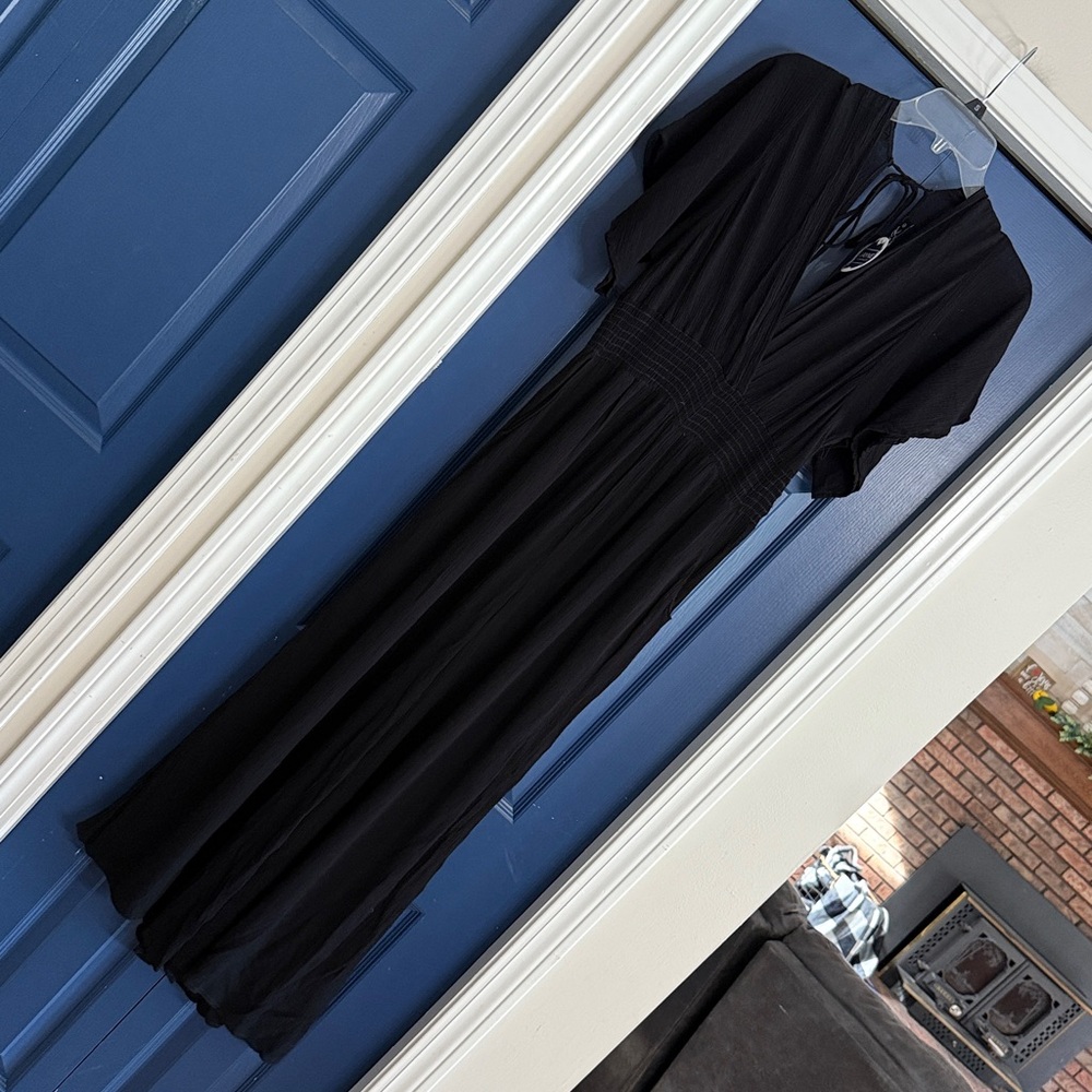 Nimi K Waist Defining Black Short Sleeve Flowy Jumpsuit Size Large NWT - Picture 3 of 6